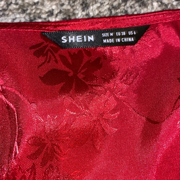 Red satin tie top in red - Picture 4 of 6